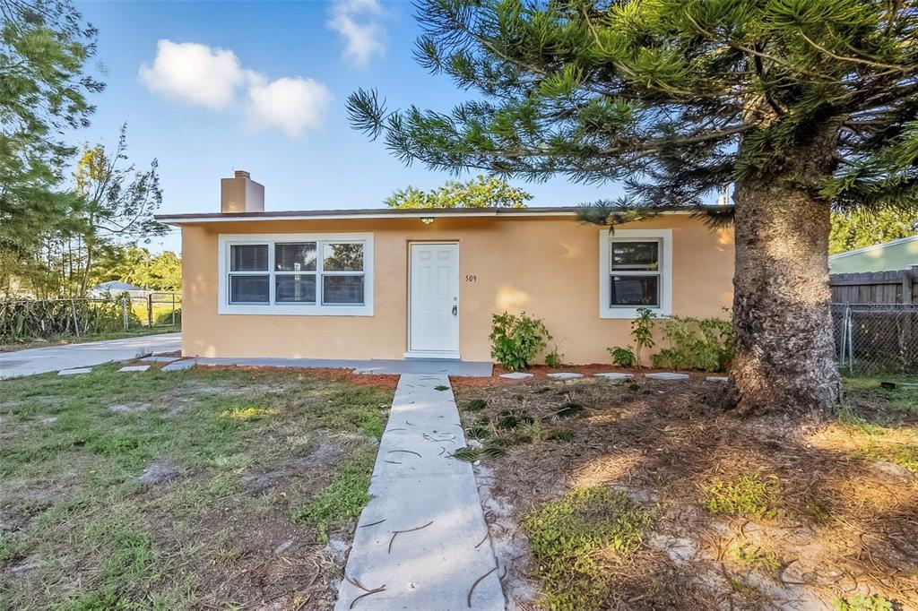 509 Aspen Road West Palm Beach, FL 33409 - Photo 2 of 34