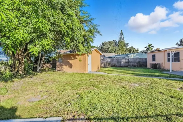 a picture of a black and white photo