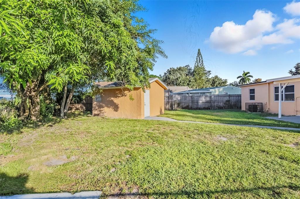 509 Aspen Road West Palm Beach, FL 33409 - Photo 31 of 34