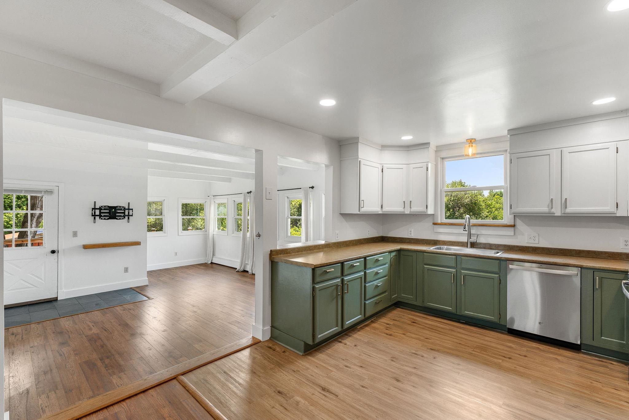 502 Old Creamery Road Williston, VT 05495 - Photo 11 of 51