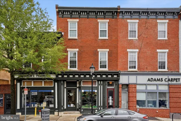 $3,200 | 6113 Ridge Avenue, Unit 1, Philadelphia, PA 19128