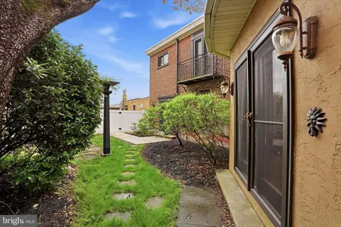 $3,200 | 6113 Ridge Avenue, Unit 1, Philadelphia, PA 19128
