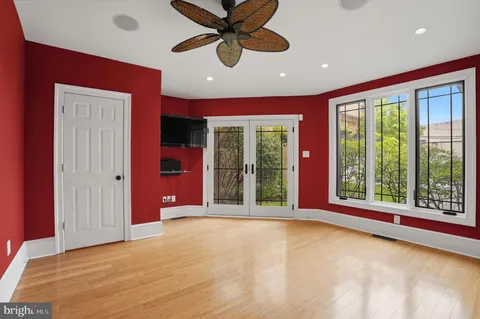 $3,200 | 6113 Ridge Avenue, Unit 1, Philadelphia, PA 19128