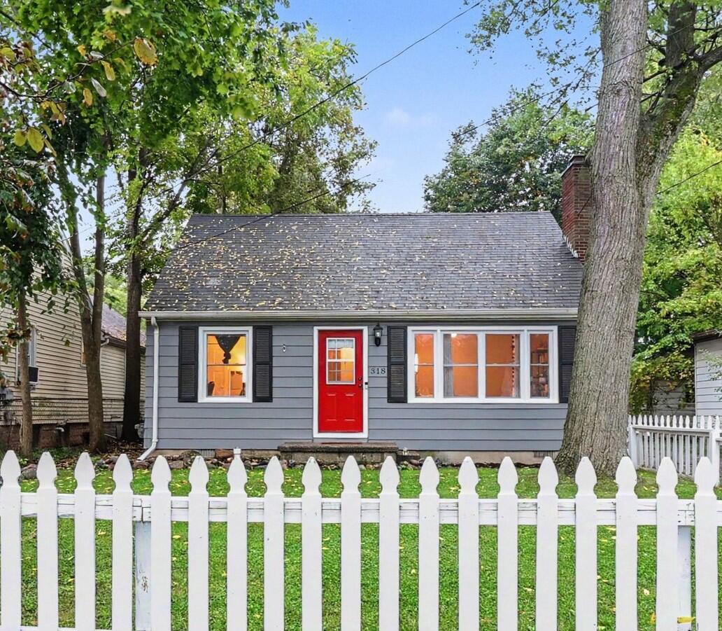 318 East Rouse Street Lansing, MI 48910 - Photo 2 of 27 Gallery Image 2
