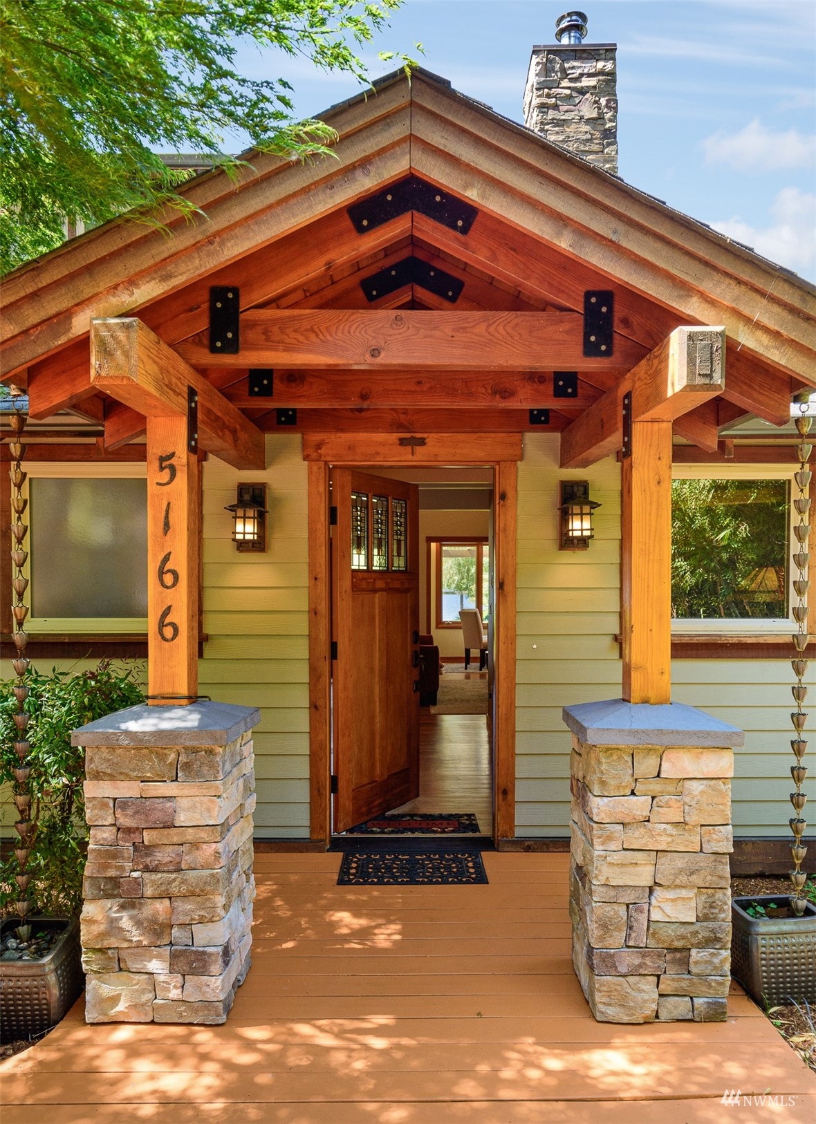 5166 Bayview Road Langley, WA 98260 - Photo 4 of 40 a front view of a house with a yard