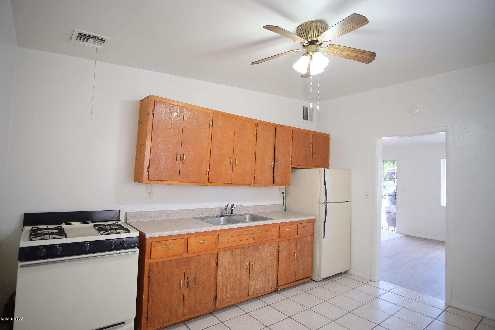 3419 East Lind Road Tucson, AZ 85716 - Photo 9 of 30