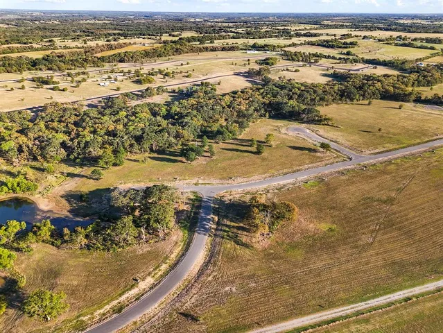 $184,900 | 680 Bois D Arc Street, Dodd City, TX 75438