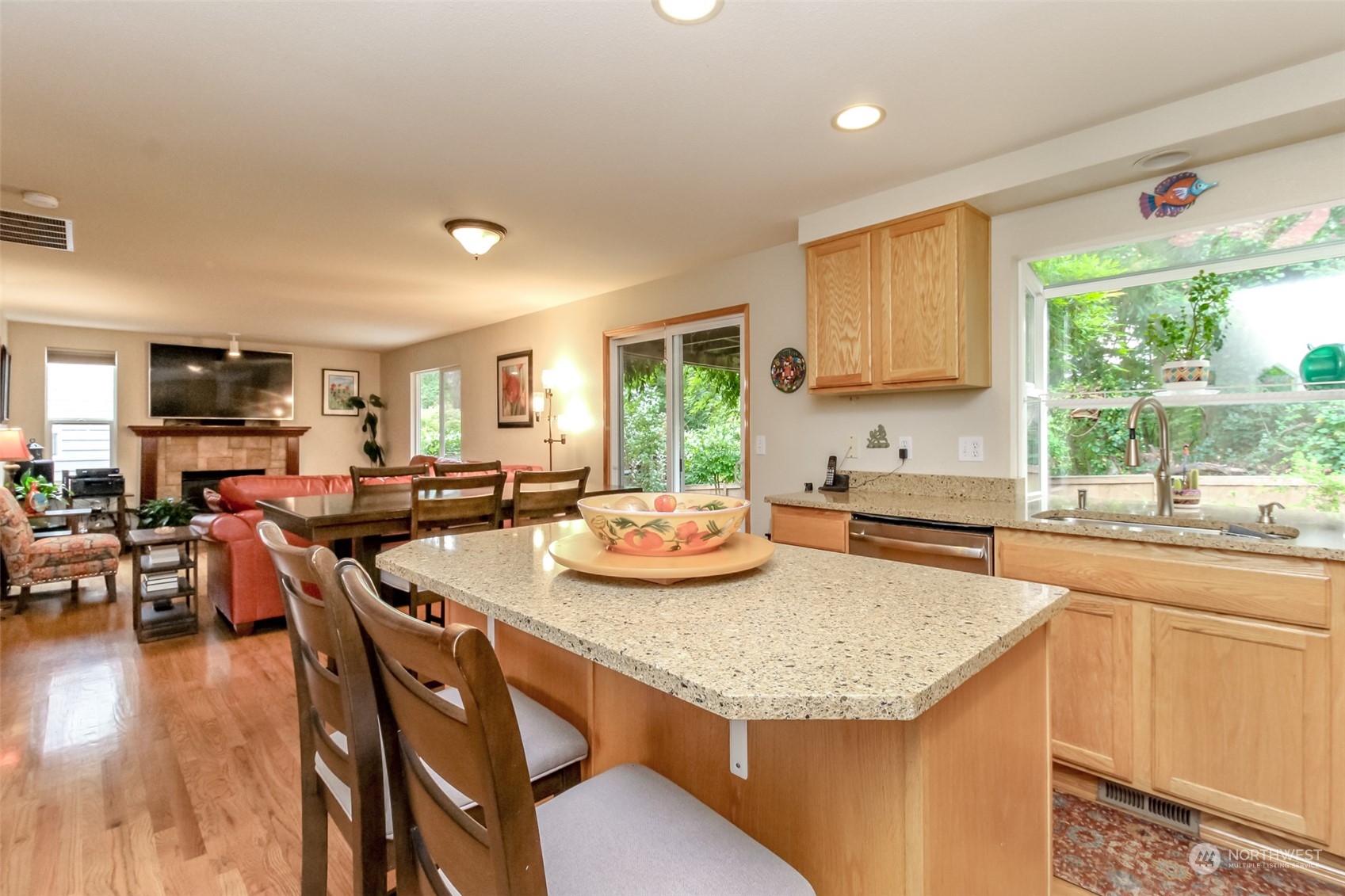 1935 Northeast 23rd Street Renton, WA 98056 - Photo 10 of 32 Gallery Image 10