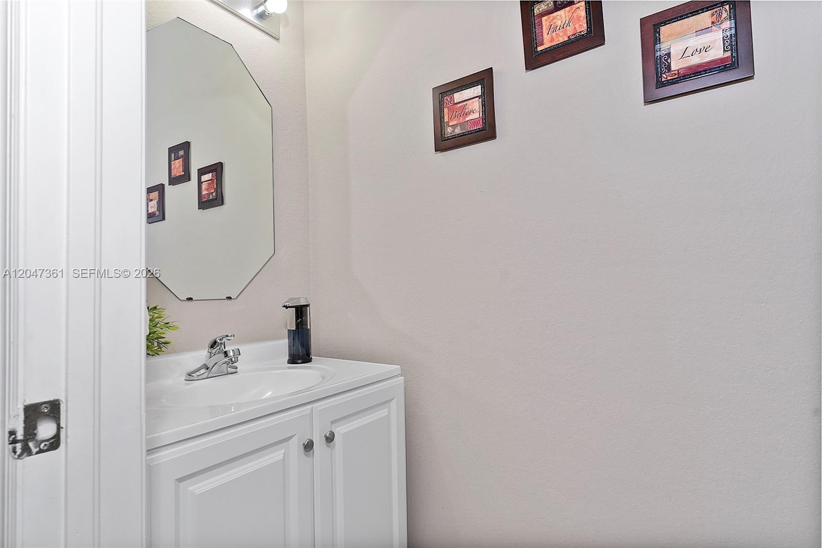15262 Southwest 91st Lane Miami, FL 33196 - Photo 21 of 48