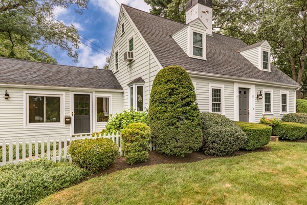 57 Locksley Road Lynnfield, MA 01940 - Photo 3 of 30 Gallery Image 3