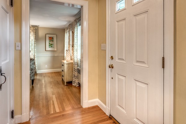 57 Locksley Road Lynnfield, MA 01940 - Photo 6 of 30 Gallery Image 6