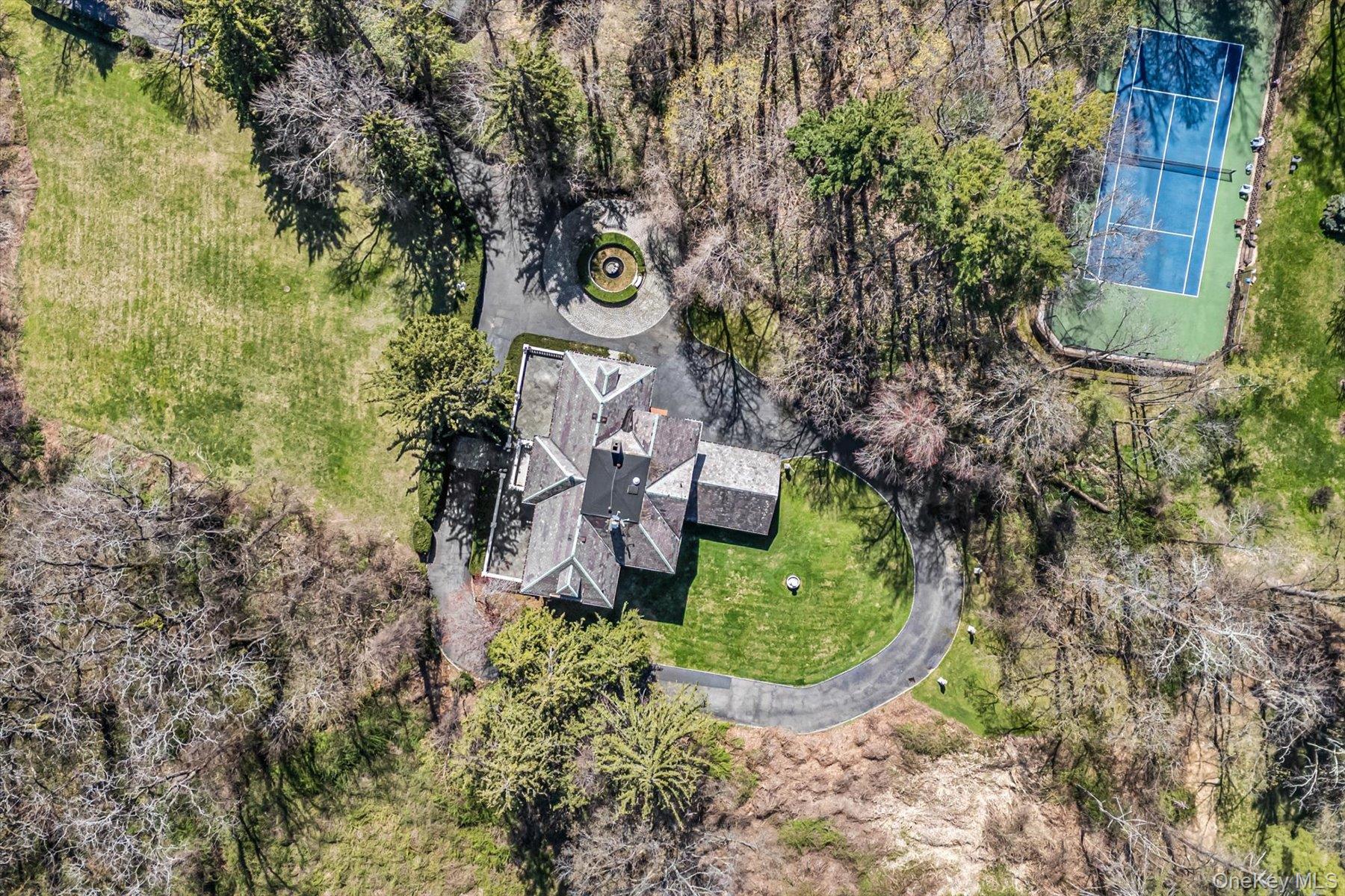365 East Shore Road Great Neck, NY 11023 - Photo 5 of 44