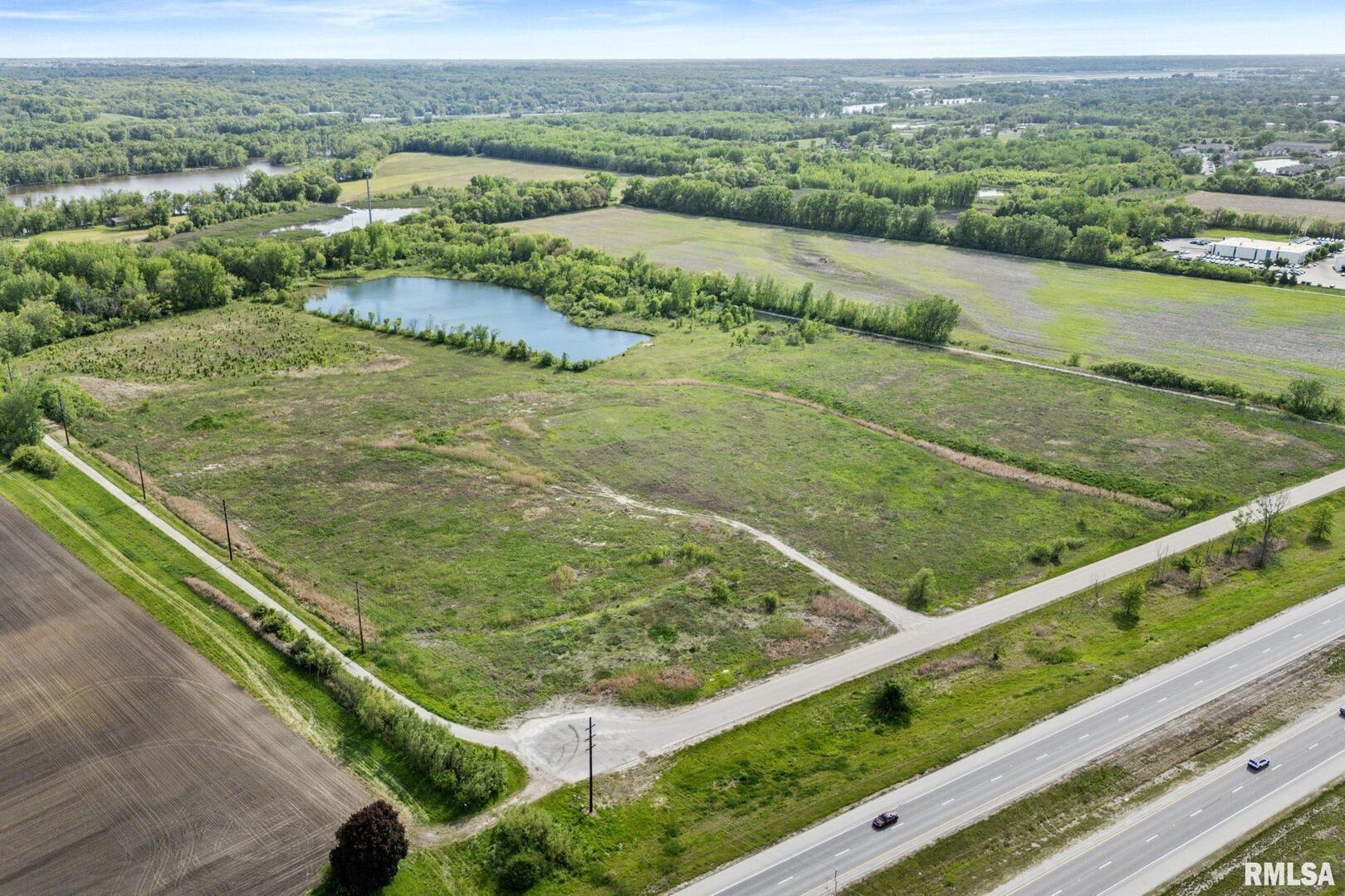 7300 John Deere Road Moline, IL 61265 - Photo 5 of 10 a view of lake from a balcony