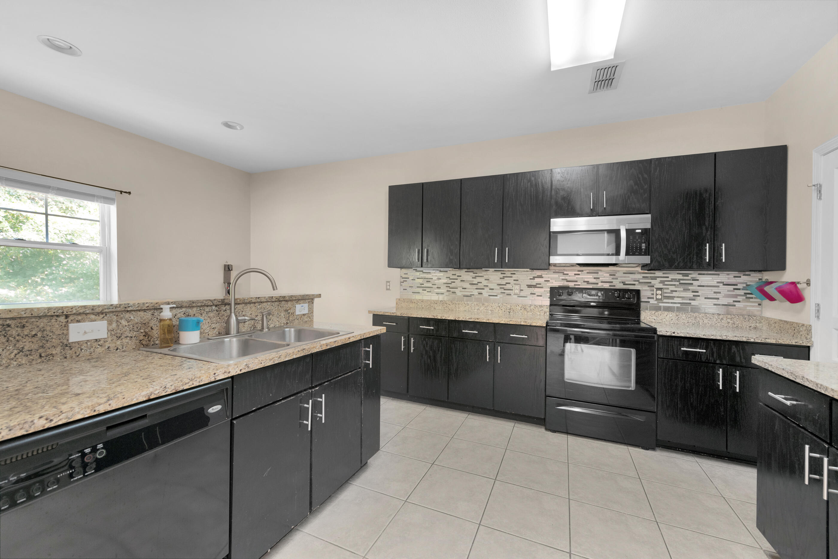 113 Hackberry Way Santa Rosa Beach, FL 32459 - Photo 7 of 18 granite countertops