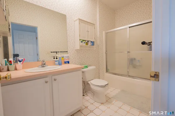 $3,000 | 291 Silver Brook Road, Unit 4, Orange, CT 06477