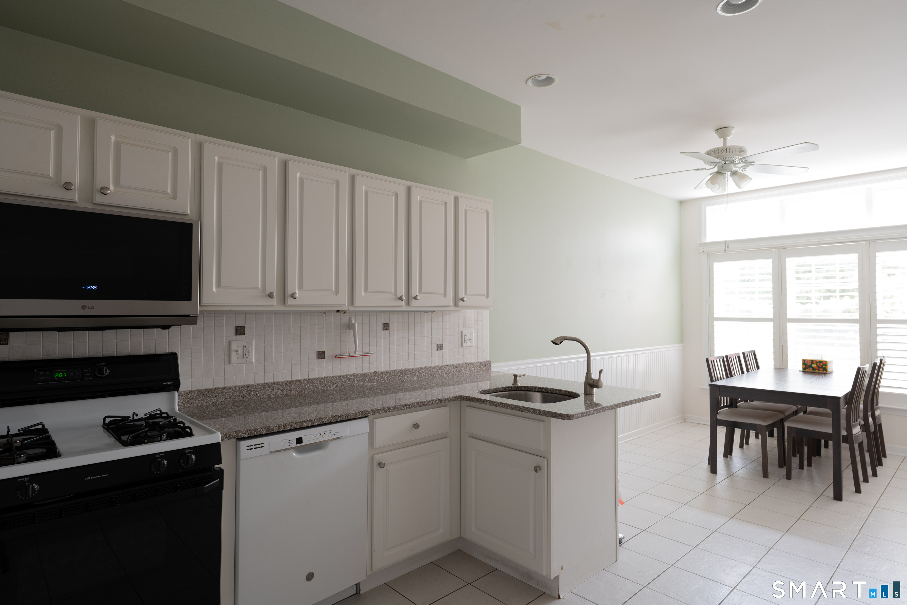 291 Silver Brook Road, Unit 4 Orange, CT 06477 - Photo 4 of 18