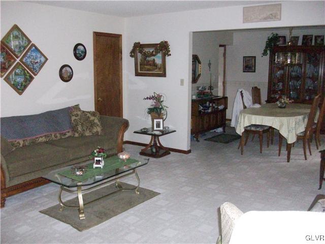 547 Turkey Ridge Road Mount Bethel, PA 18343 - Photo 4 of 14 a living room with furniture and wooden floor