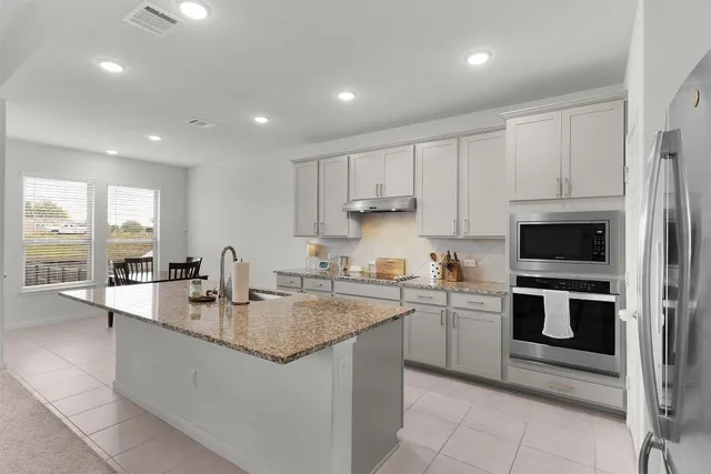 $460,000 | 915 Blue Violet, New Braunfels, TX 78130