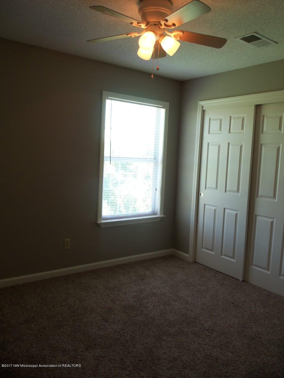 7330 Deerbrook Road Olive Branch, MS 38654 - Photo 16 of 22 102_9595