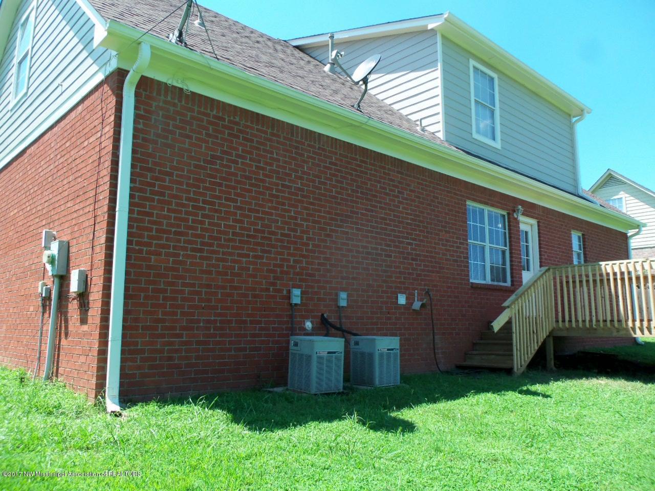 7330 Deerbrook Road Olive Branch, MS 38654 - Photo 20 of 22 102_9603