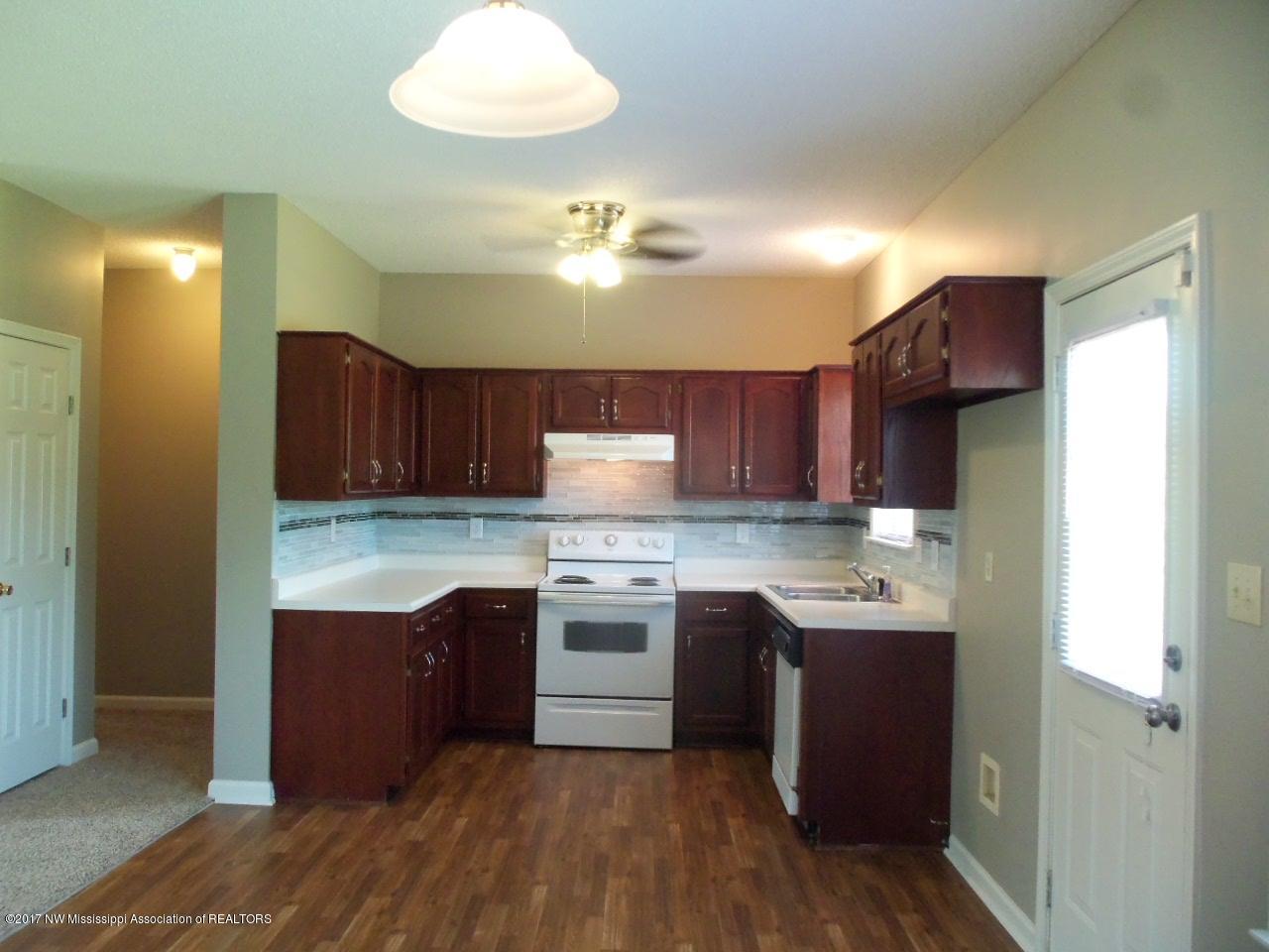 7330 Deerbrook Road Olive Branch, MS 38654 - Photo 5 of 22 102_9578