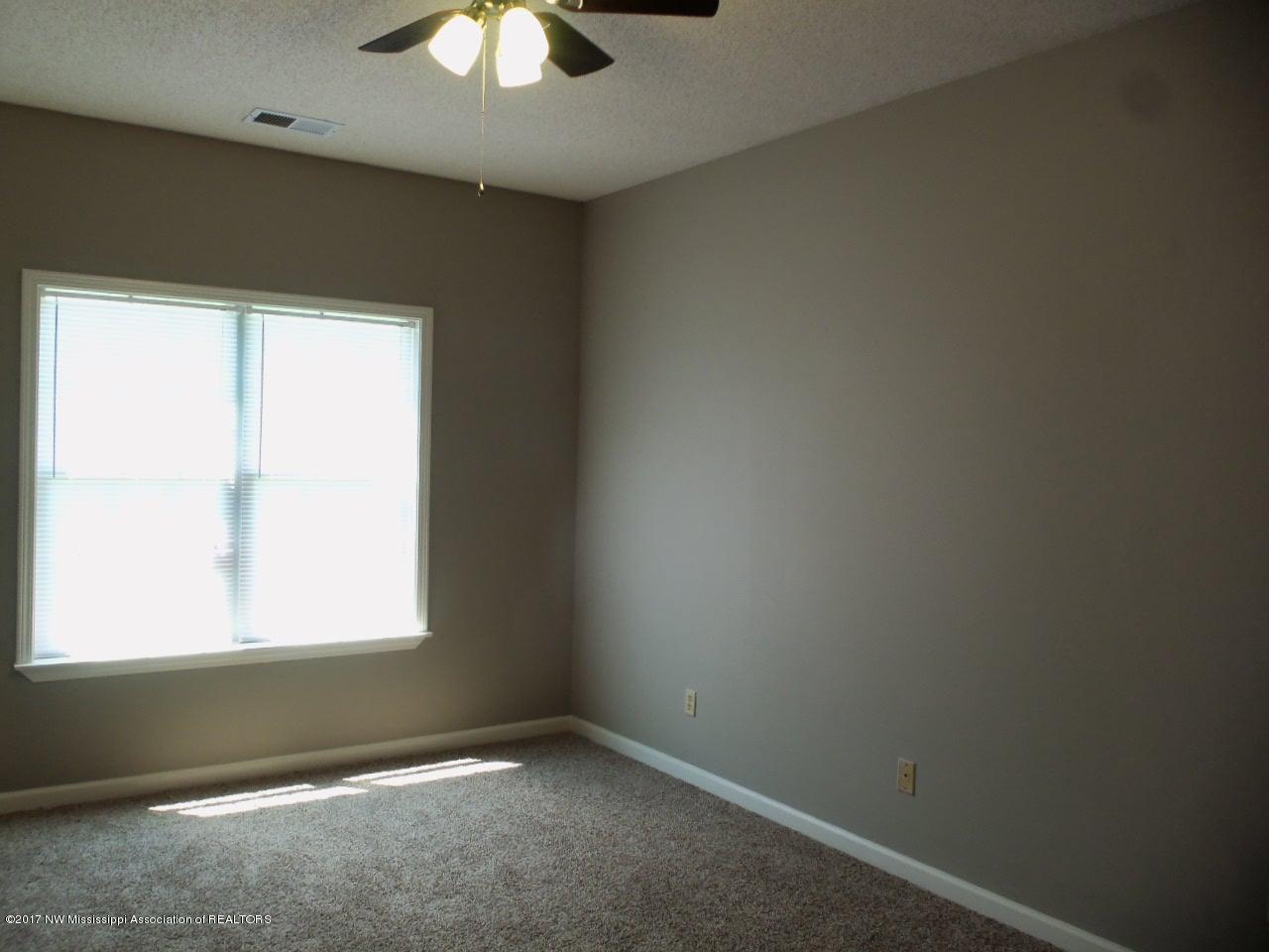 7330 Deerbrook Road Olive Branch, MS 38654 - Photo 9 of 22 102_9582
