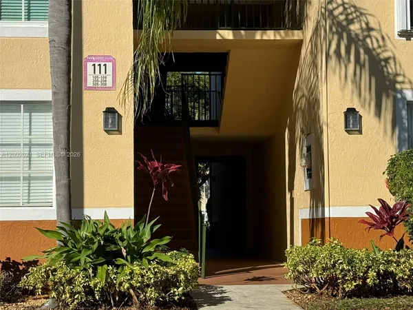 $2,100 | 111 Yacht Club Way, Unit 107, Hypoluxo, FL 33462