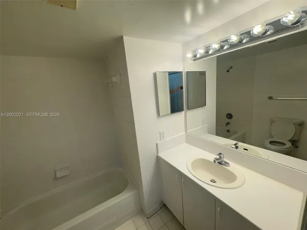 $2,100 | 111 Yacht Club Way, Unit 107, Hypoluxo, FL 33462