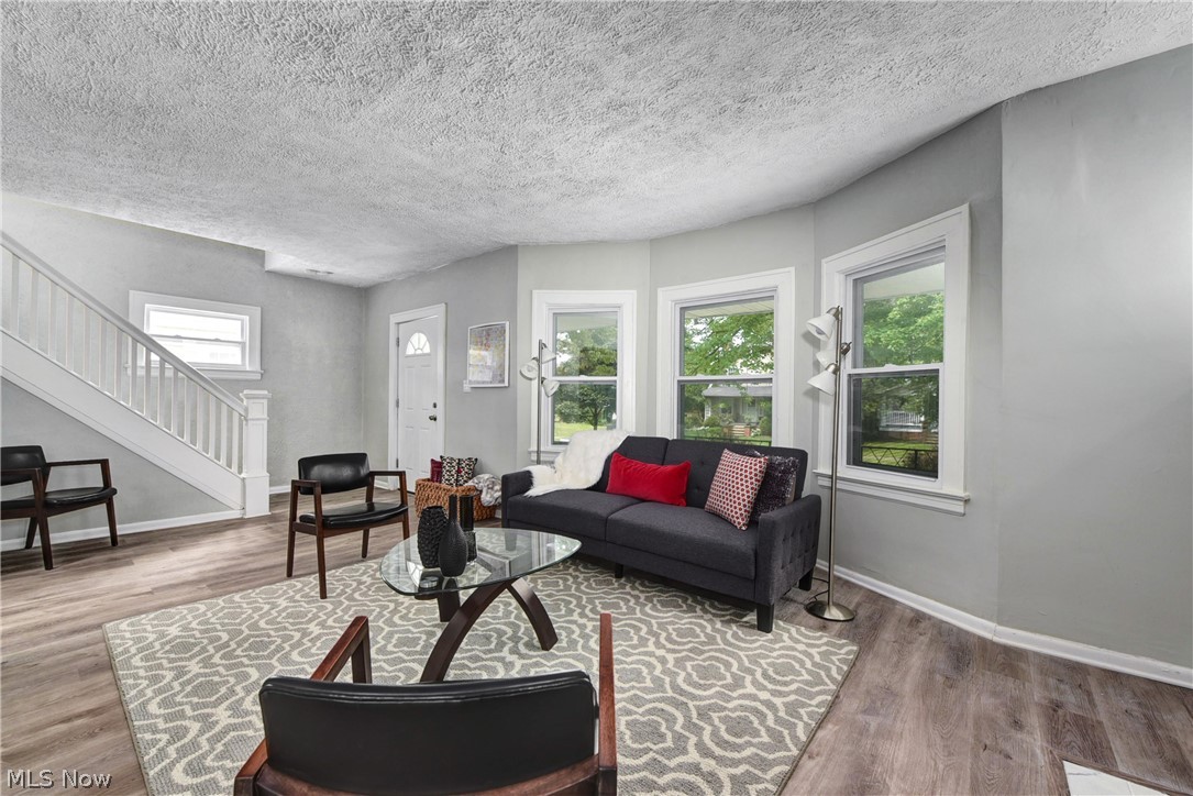 3808 Summit Park Road Cleveland Heights, OH 44121 - Photo 3 of 27