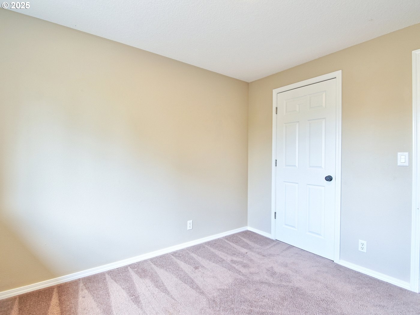 3229 North Meridian Street Newberg, OR 97132 - Photo 29 of 41 a view of an empty room