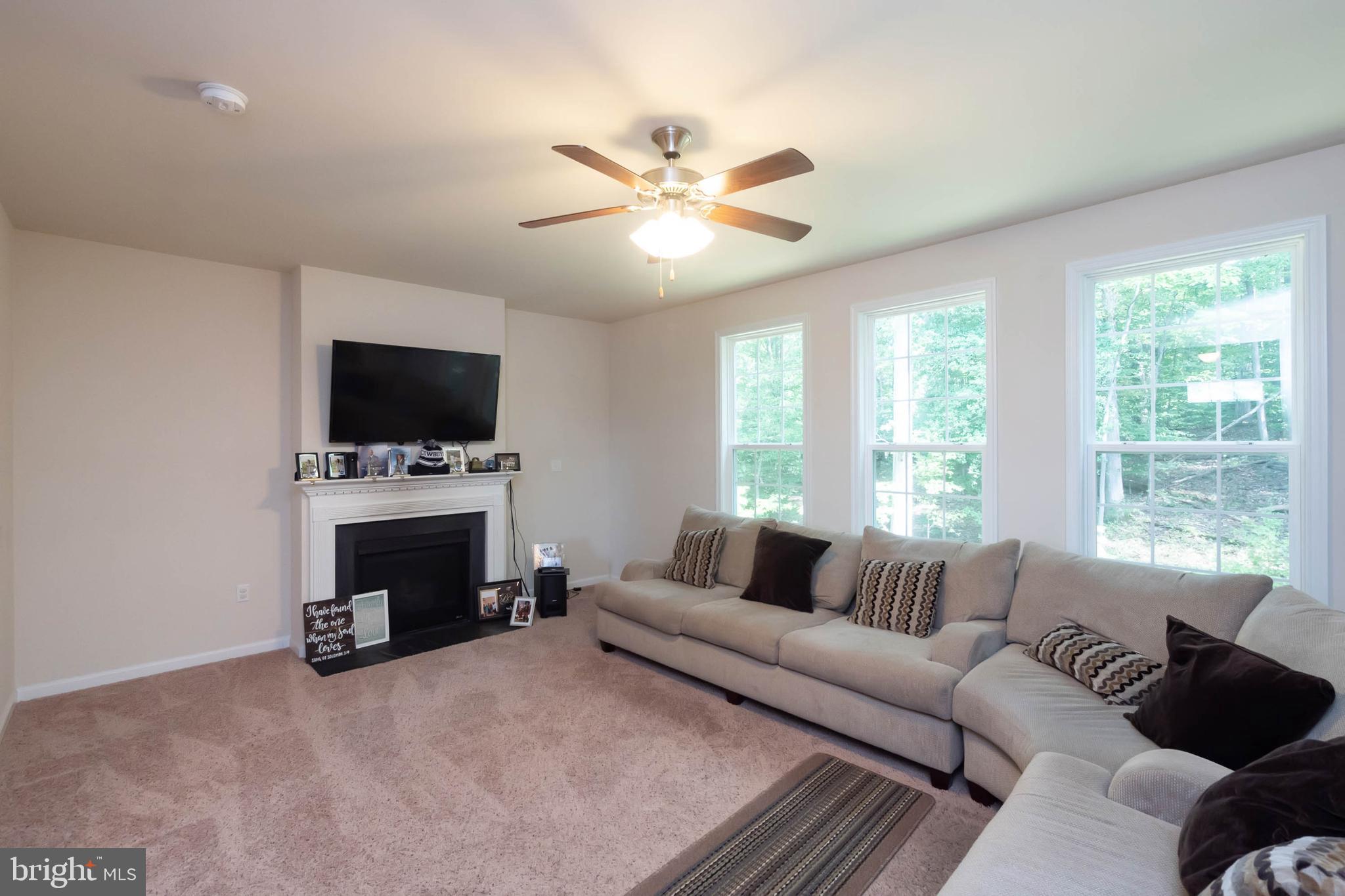 17983 Possum Point Road Dumfries, VA 22026 - Photo 13 of 37 Family Room 2