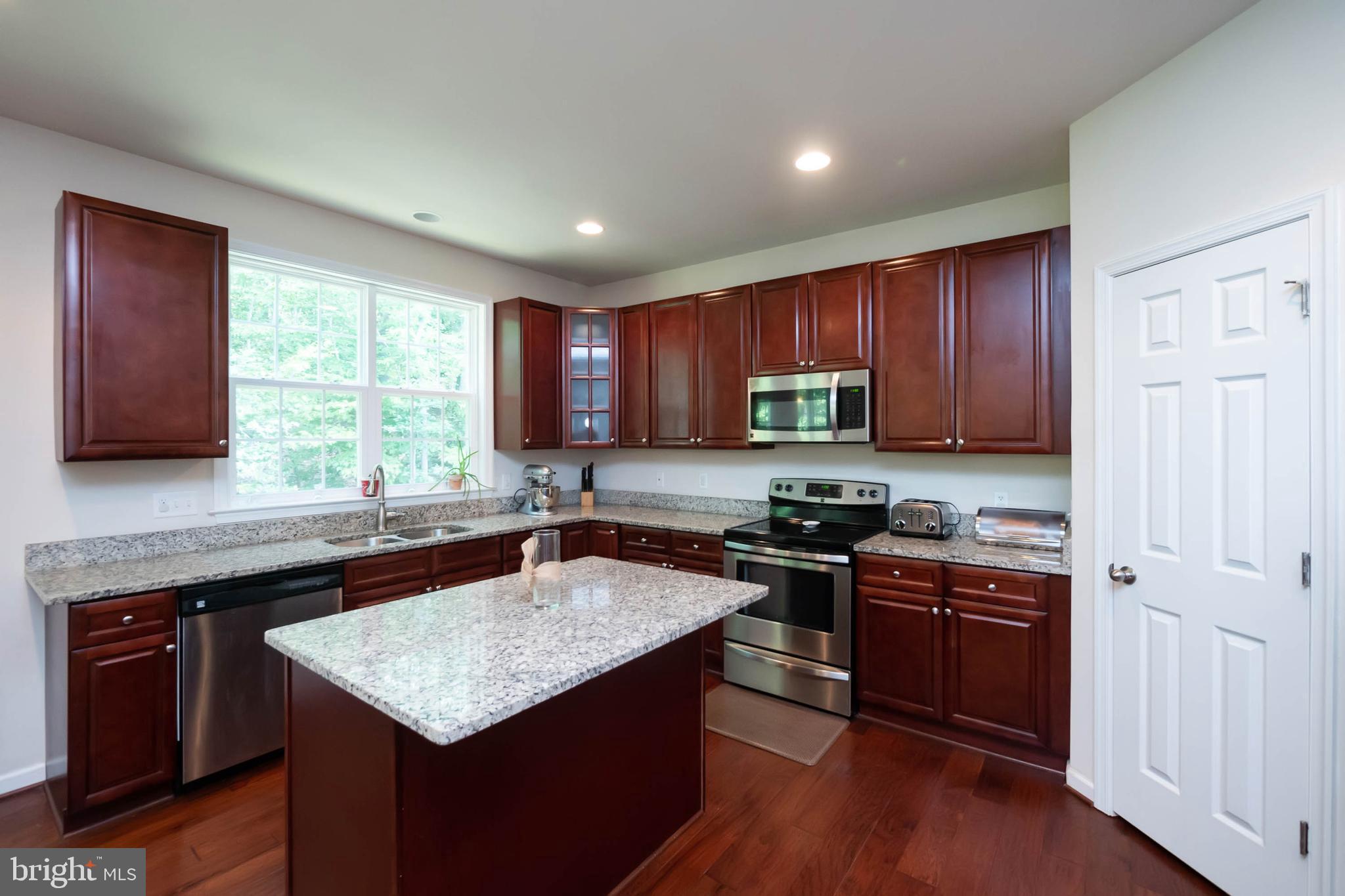 17983 Possum Point Road Dumfries, VA 22026 - Photo 17 of 37 Kitchen