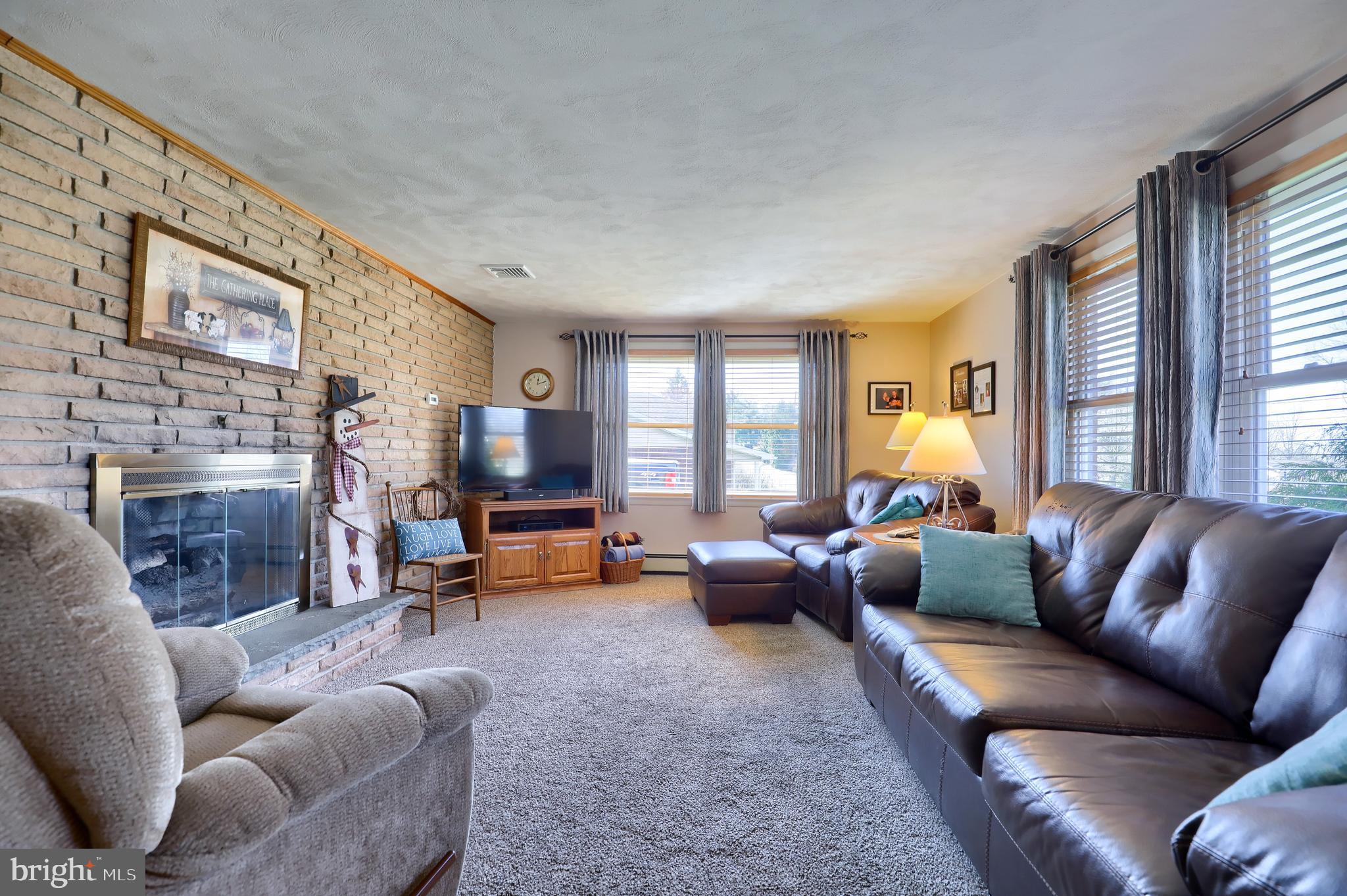 1640 Northview Road York, PA 17406 - Photo 4 of 33 Gallery Image 4