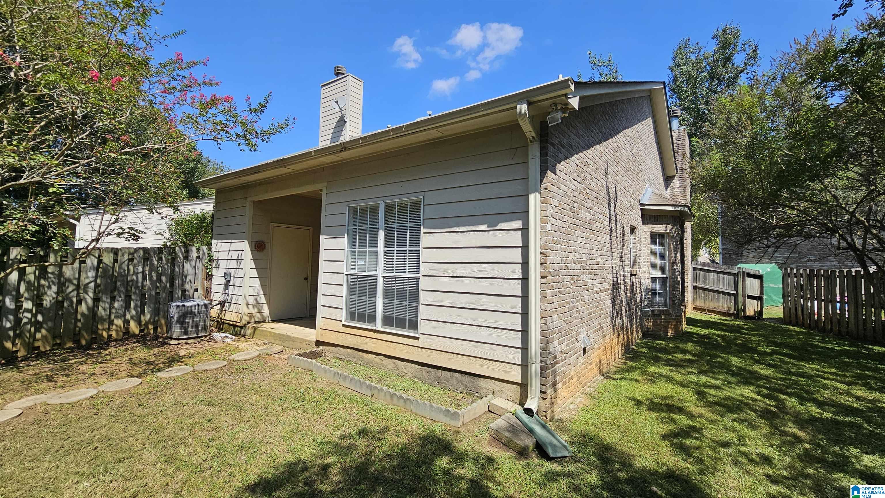 106 Frances Lane Helena, AL 35080 - Photo 3 of 9