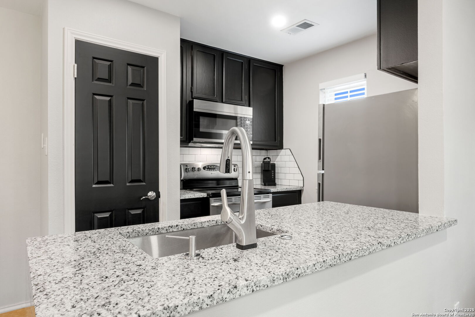 4803 Hamilton Wolfe Road, Unit 403 San Antonio, TX 78229 - Photo 11 of 32