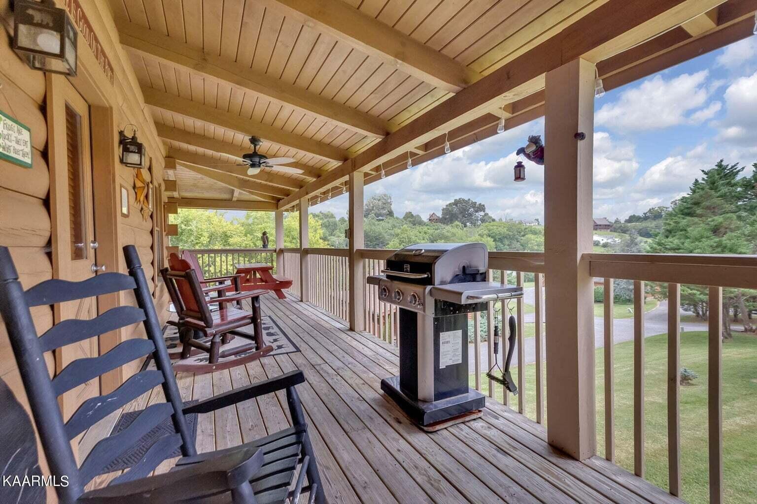 1815 Trout Way Sevierville, TN 37862 - Photo 12 of 27 20230807082839825936000000-o