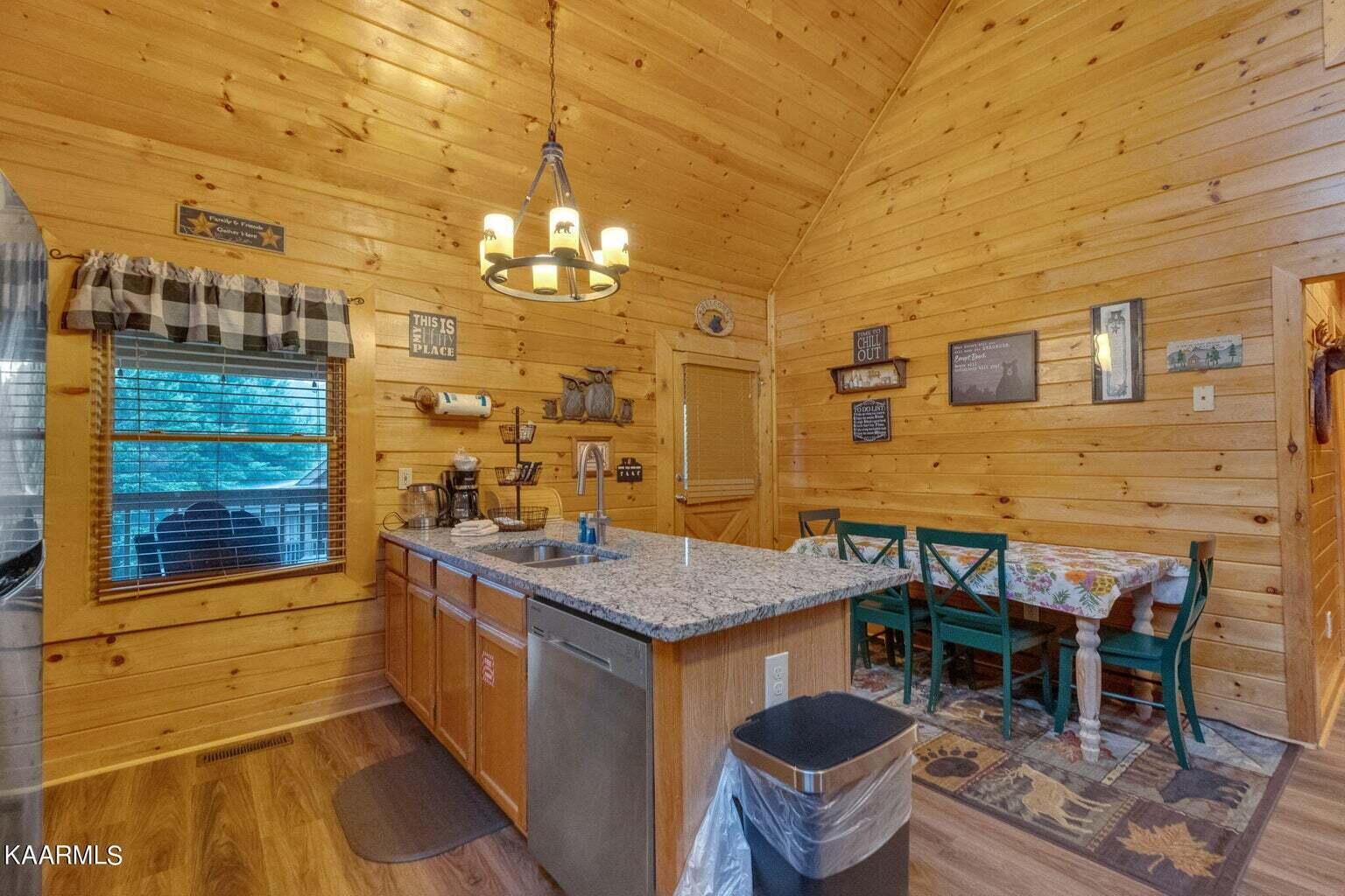 1815 Trout Way Sevierville, TN 37862 - Photo 13 of 27 20230807082844116785000000-o