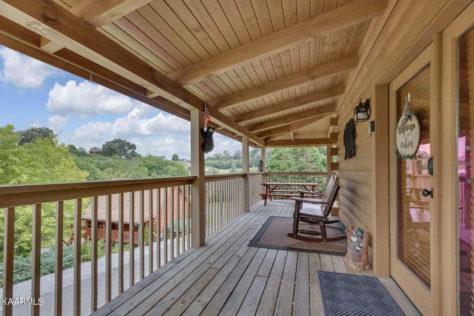 1815 Trout Way Sevierville, TN 37862 - Photo 4 of 27 20230807081638097096000000-o