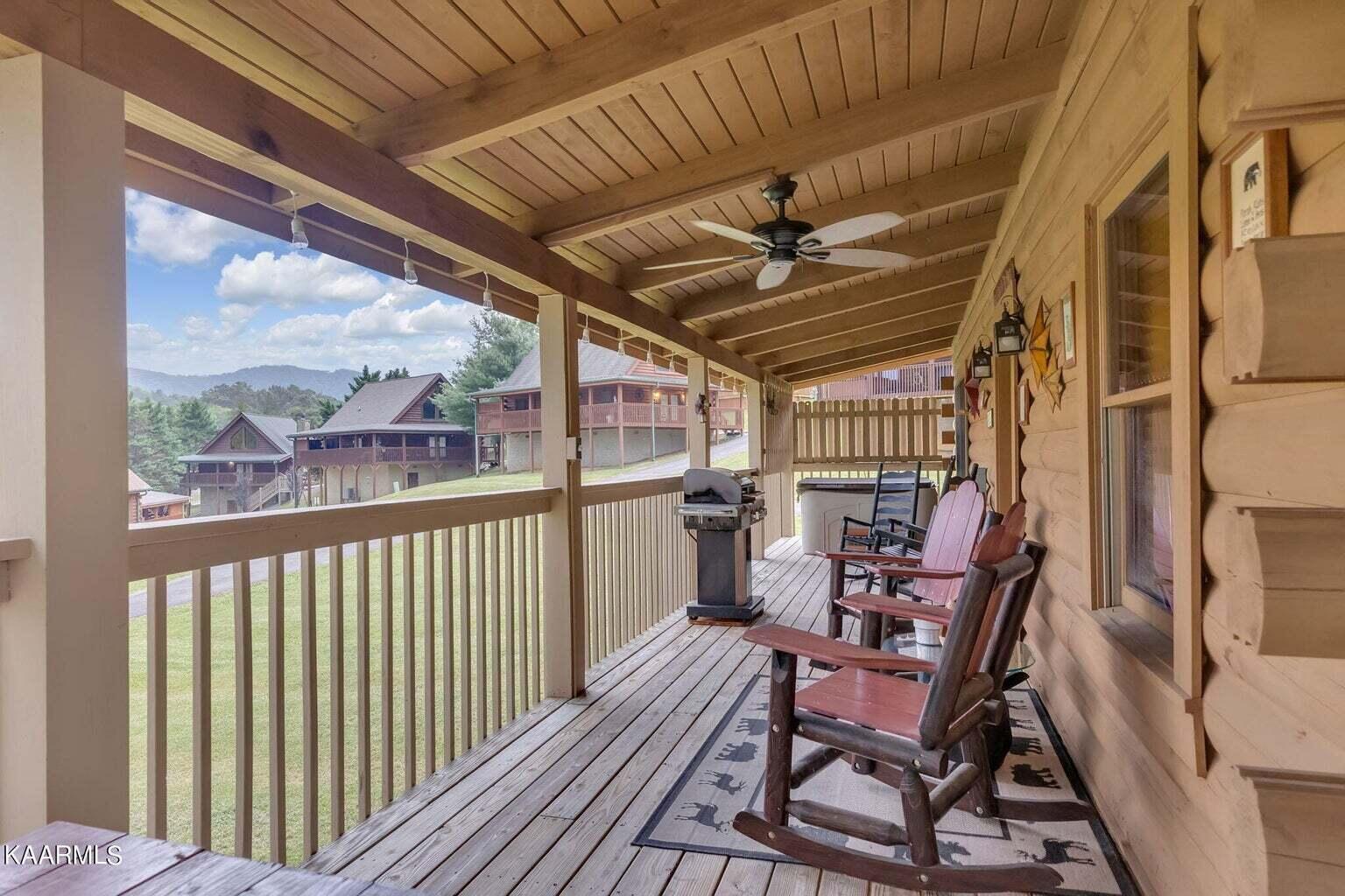 1815 Trout Way Sevierville, TN 37862 - Photo 5 of 27 20230807081640374849000000-o