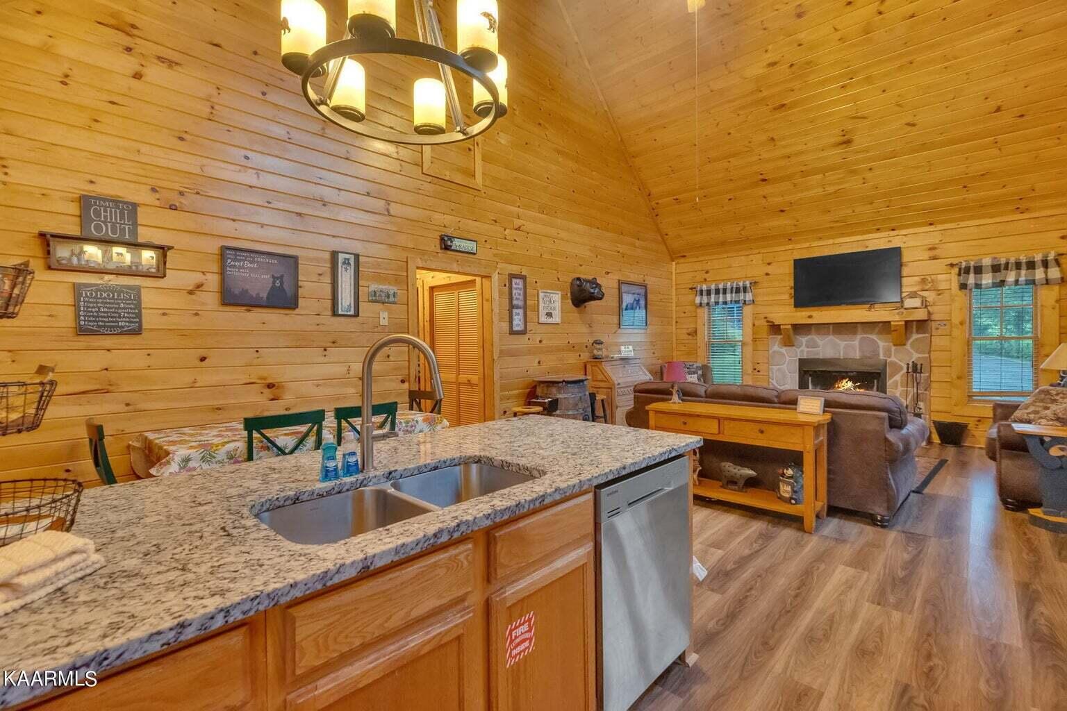 1815 Trout Way Sevierville, TN 37862 - Photo 6 of 27 20230807081642670346000000-o