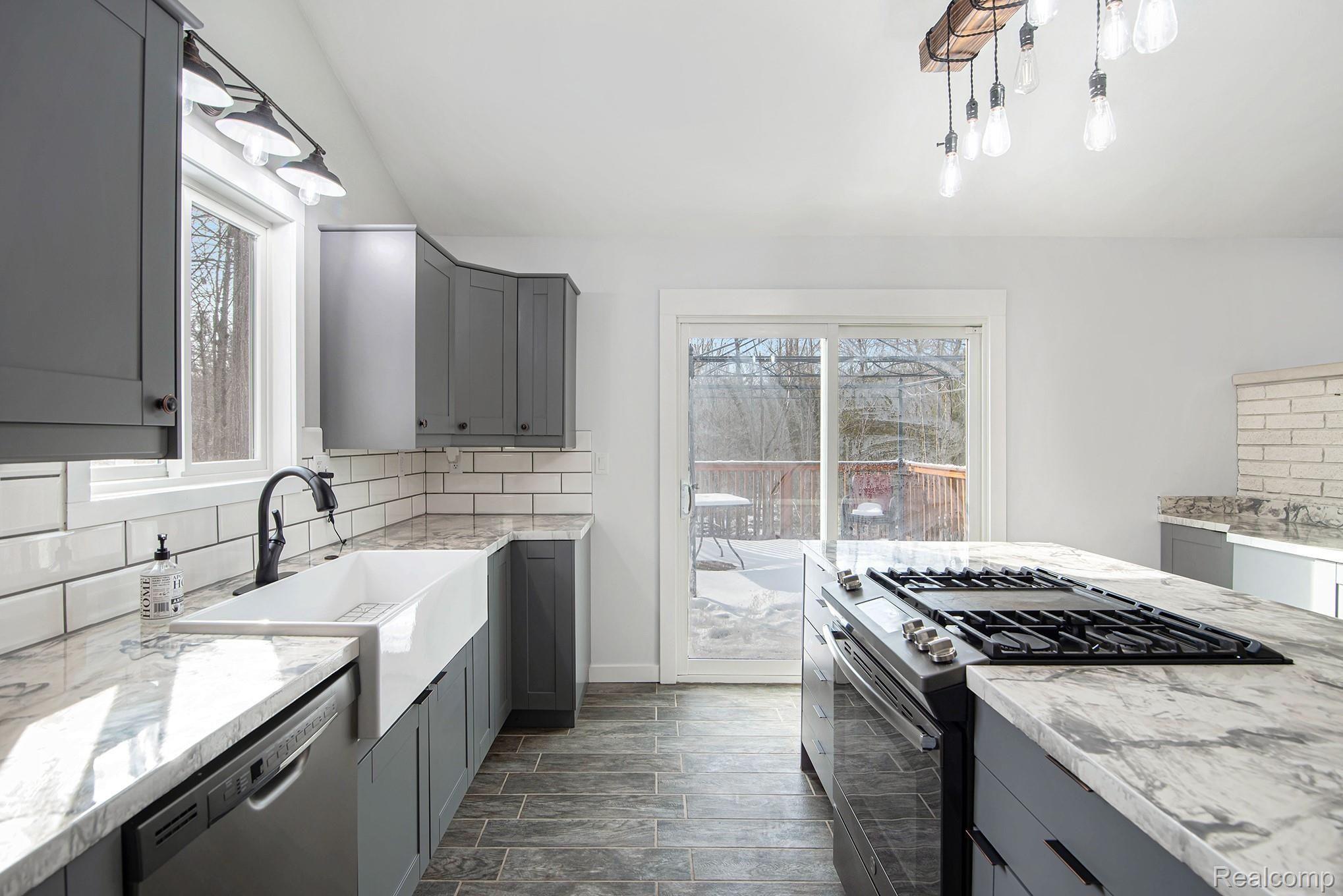 3527 Stanton Road Lake Orion, MI 48362 - Photo 14 of 35 Kitchen