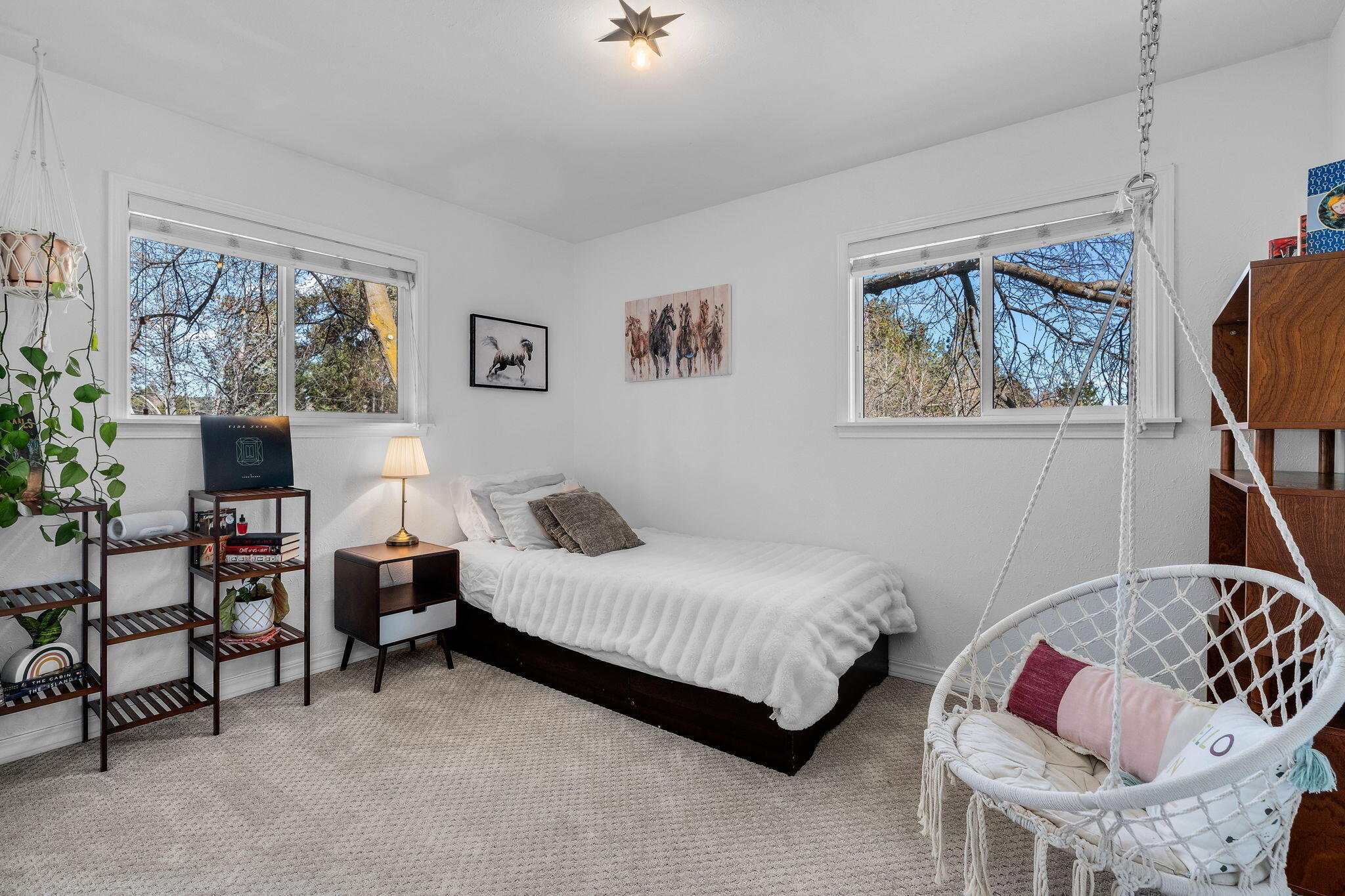 1210 Northeast Jones Road Bend, OR 97701 - Photo 15 of 27 2nd bedroom