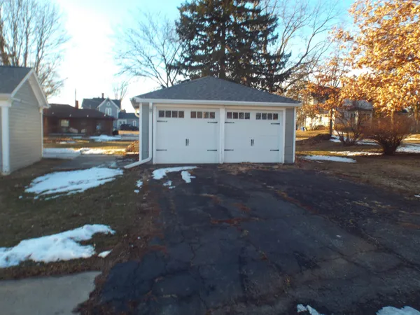 $159,900 | 402 West Main Street, Warren, IL 61087