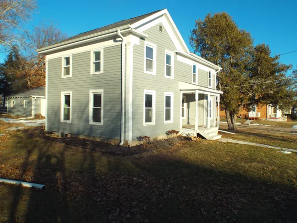 $159,900 | 402 West Main Street, Warren, IL 61087