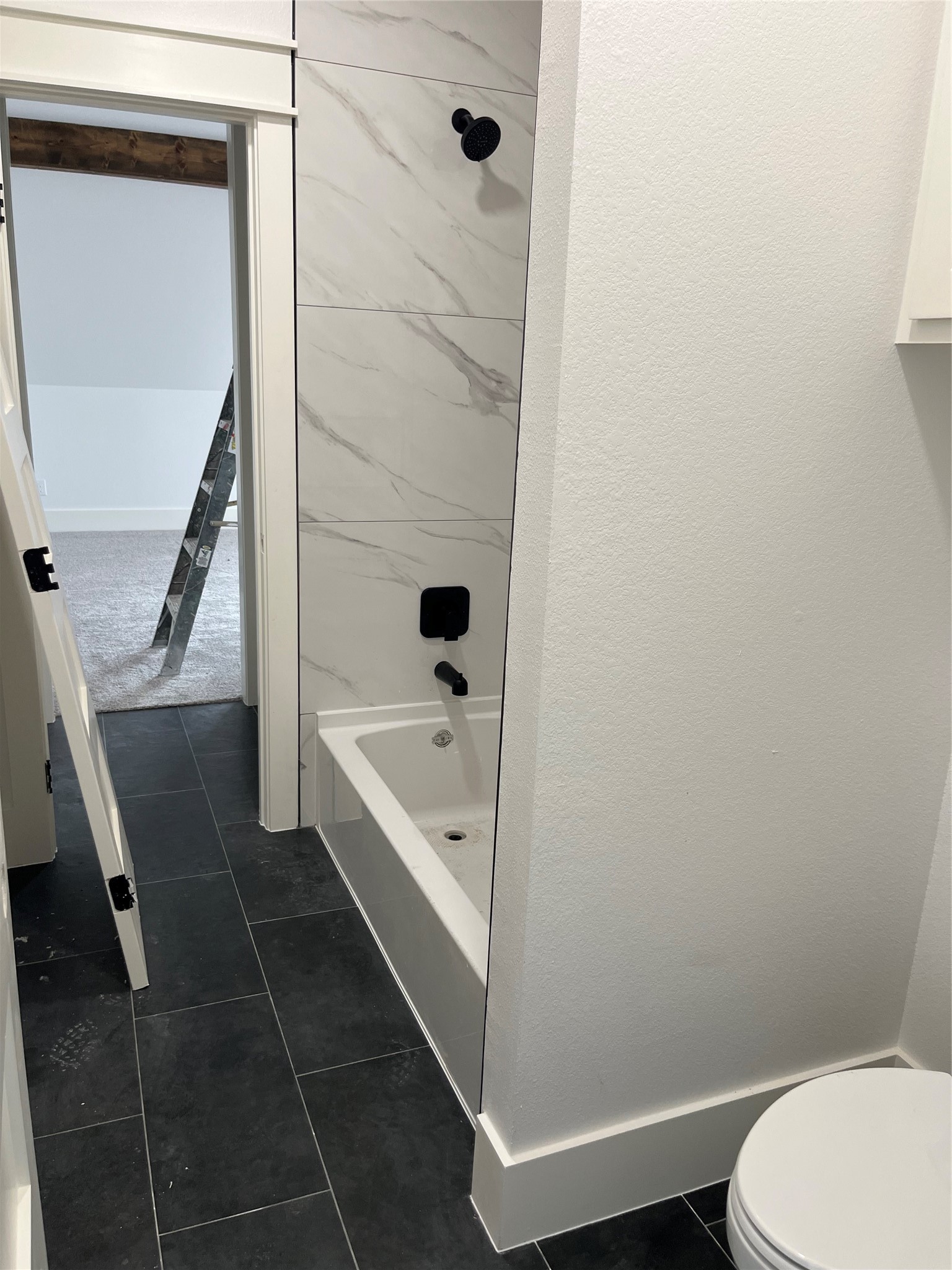 8900 Kulow Road Sealy, TX 77474 - Photo 25 of 28 Jack n Jill Bathroom