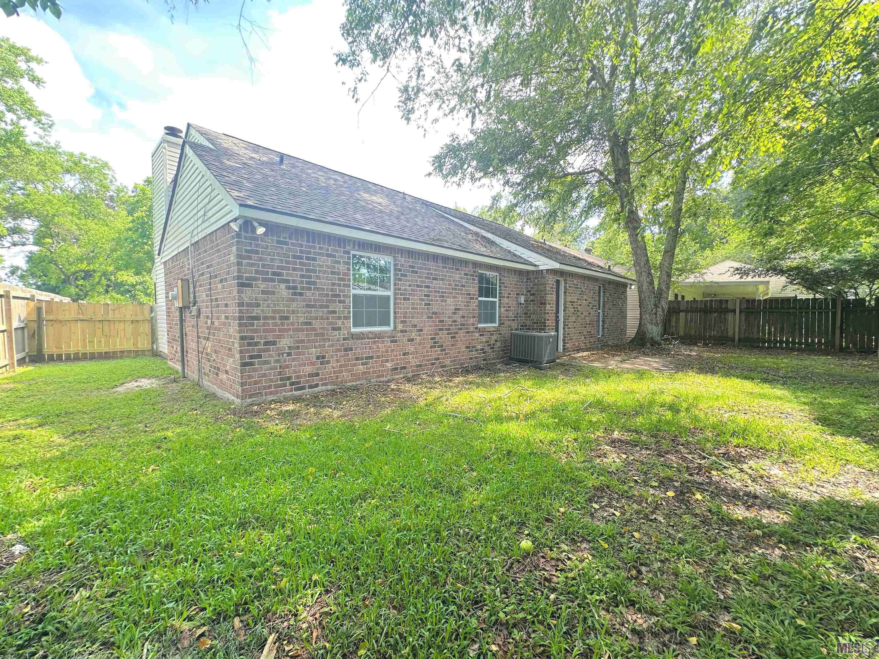 17235 Terrance Avenue Baton Rouge, LA 70817 - Photo 4 of 7