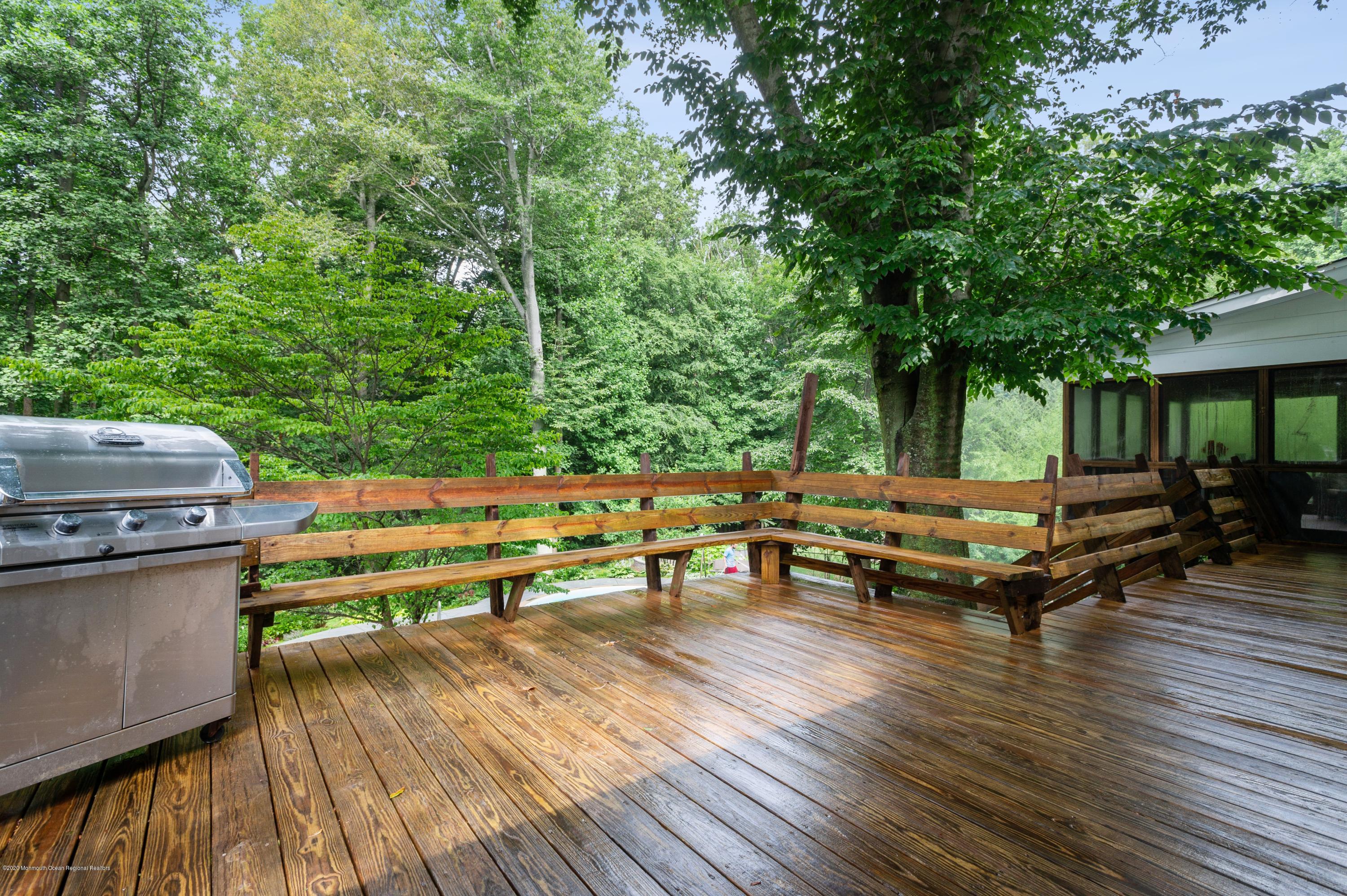 19 Tall Tree Road Middletown, NJ 07748 - Photo 21 of 24 19_19TallTreeRd_66_Deck_HiRes