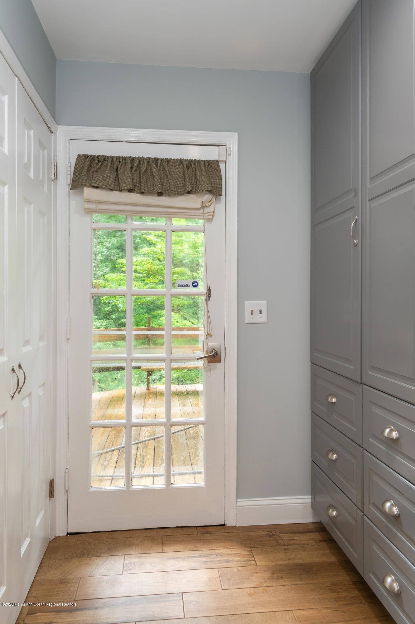 19 Tall Tree Road Middletown, NJ 07748 - Photo 7 of 24 11_19TallTreeRd_195001_Mudroom_HiRes