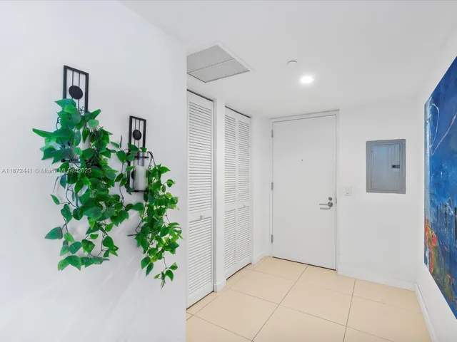 a view of entryway with interior