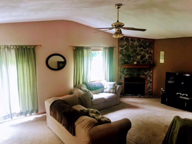 3955 Niles Road St. Joseph, MI 49085 - Photo 9 of 20 3955 Niles Rd. Living room 2